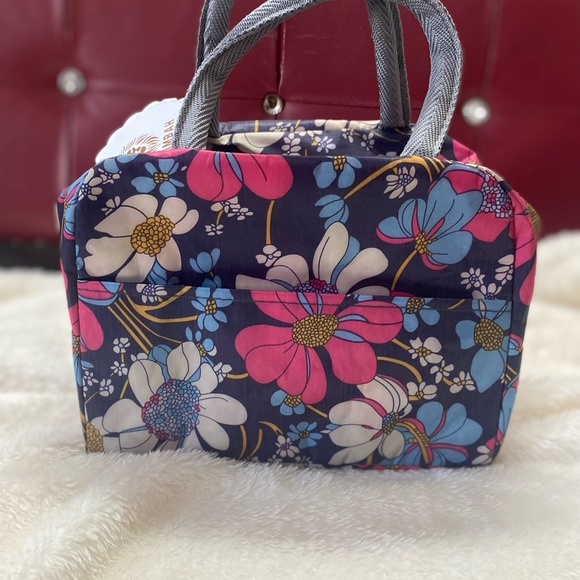 Make up pouch for travelling - Picture 2 of 7